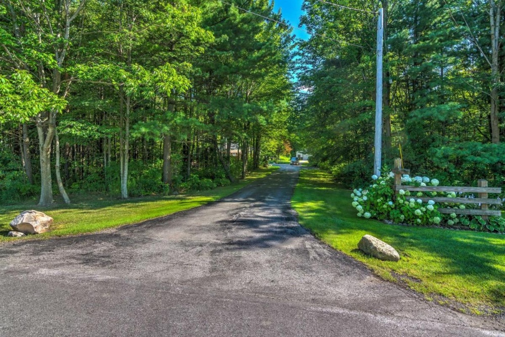 Serene Orchard Park Apartment w/Large Yard & Patio Main image